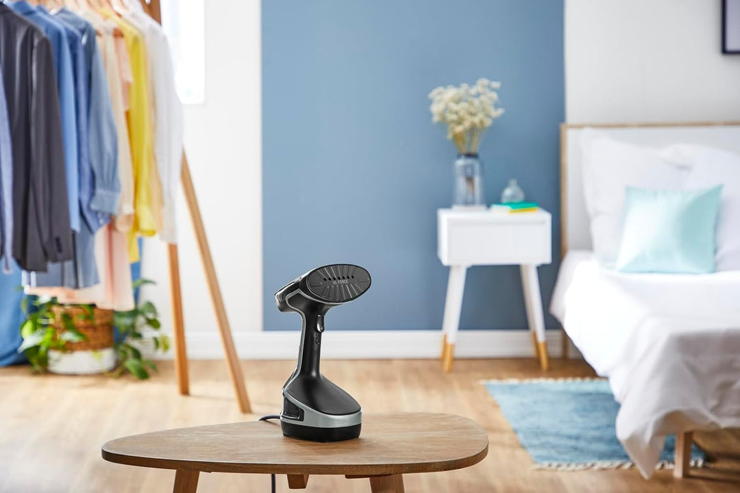 Rowenta DR8270 Access Steam Force Vertikales Bügeleisen zum Bügeln, Erfrischen, Desinfizieren und De
