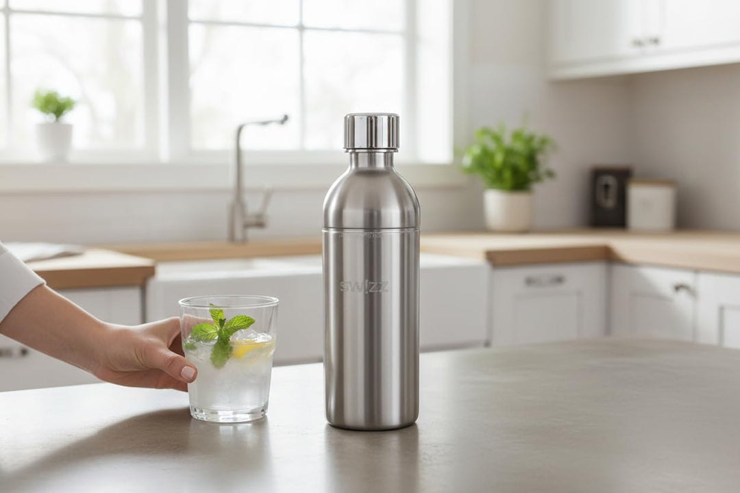 Premium Wassersprudler aus gebürstetem Edelstahl mit 1 x BPA-frei Flaschen SW!ZZ (gebürstetem Edelst