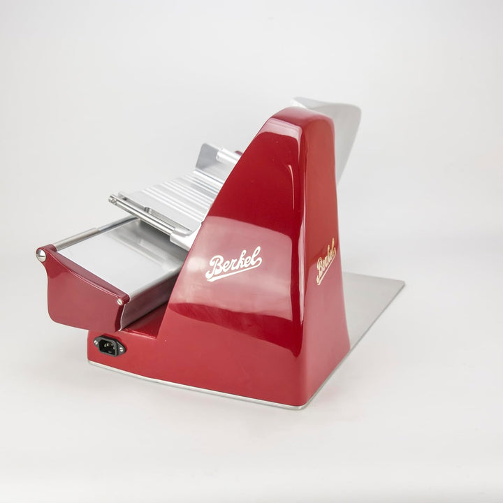 Berkel Home Line 250, Premium-Aufschnittmaschine in Rot + passendes Einlegebrett aus Weinfassholz, S