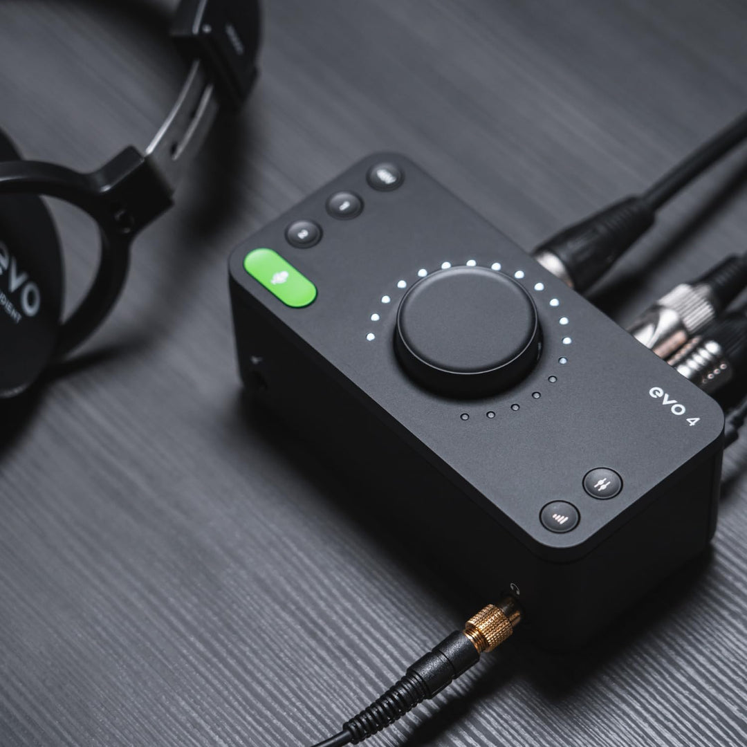 EVO Start Recording Bundle (EVO 4 Audio-Interface, SR1 Grossmembran-Kondensatormikrofon, SR2000 gesc