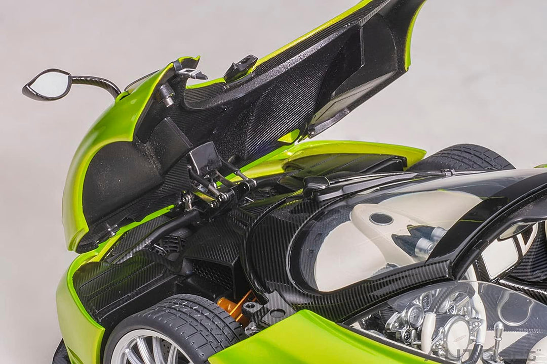 AUTOart Miniaturauto aus der Kollektion 78288, Firenze Green