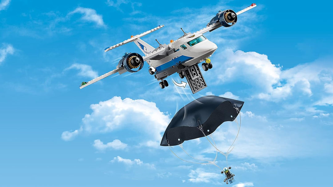 LEGO 60210 City Polizei Fliegerstützpunkt, Flugzeug mit Fallschirmjäger Plus Jetpack, Motorrad und A