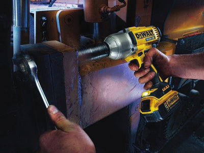 DeWalt 18 V, 5,0 Ah Akku-Schlagschrauber (Drehmoment max. 950 Nm, 1/2 Zoll Aussenvierkant-Aufnahem,