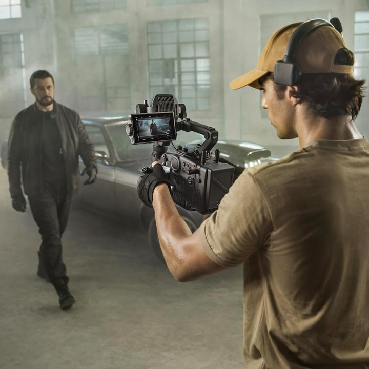 DJI Ronin 4D-8K Vollformat-Kinokamera mit 4-Achsen-Stabilisierung, 8K/75fps, LiDAR-Fokus und Funkübe
