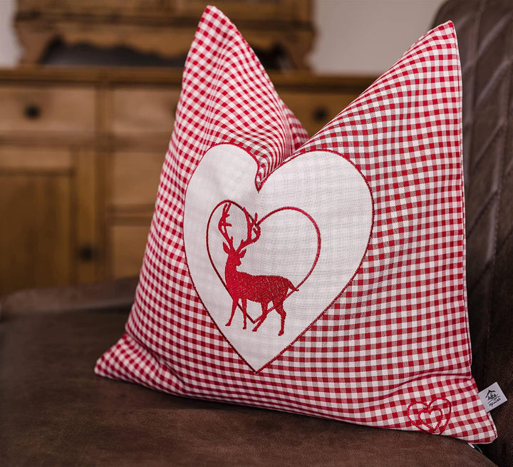 Zirbenkissen bestickt mit Hirsch und Herz rot karriert Grösse 40x40 cm befüllt mit Zirbenflocken aus