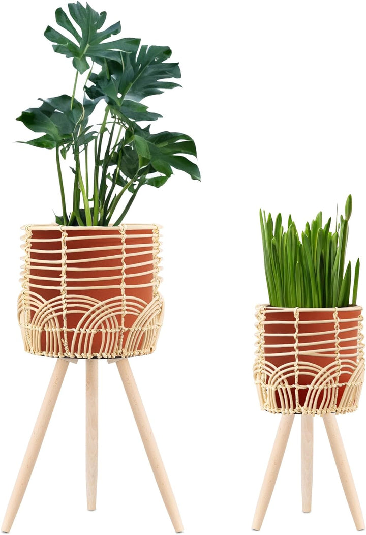 Navaris 2x Blumentopf mit Ständer im Rattan Look - Boho Blumentopf geflochten - Pflanzen Hocker im K