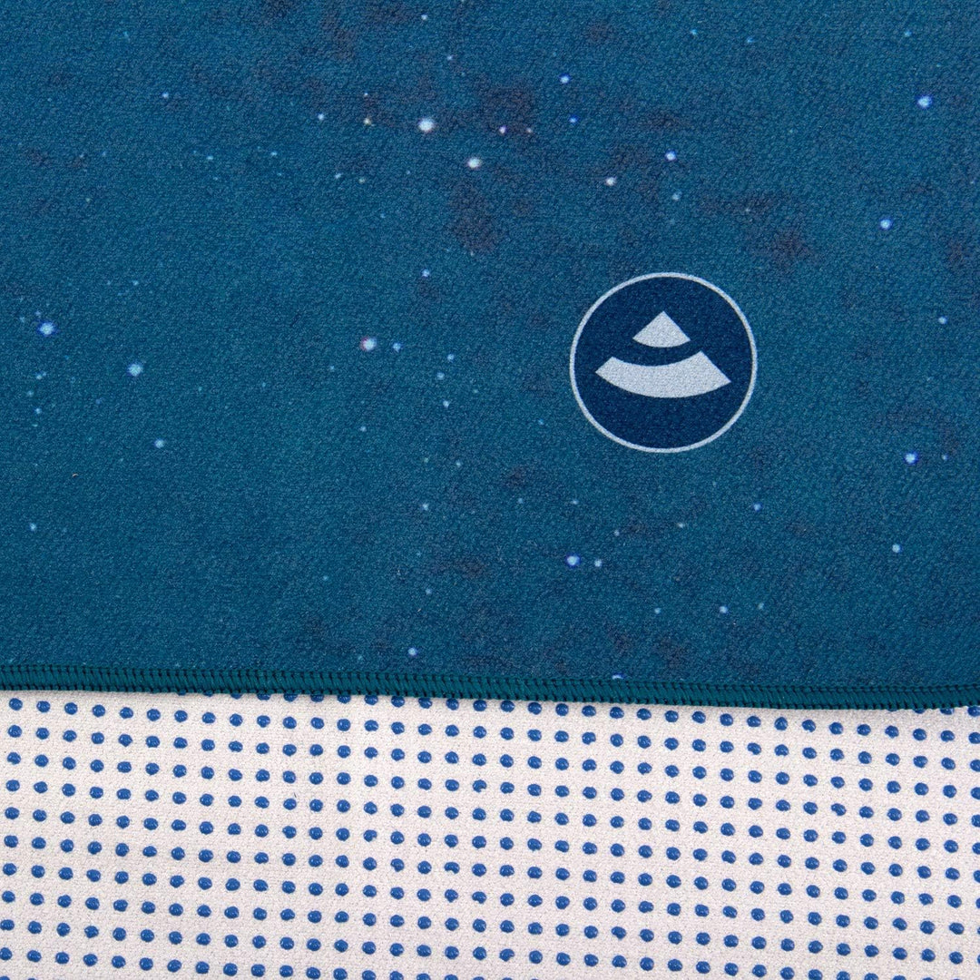 Bodhi Grip² Yoga Handtuch | Yogatuch mit Antirutsch Noppen | Rutschfestes Mikrofasertuch | Hot Yoga