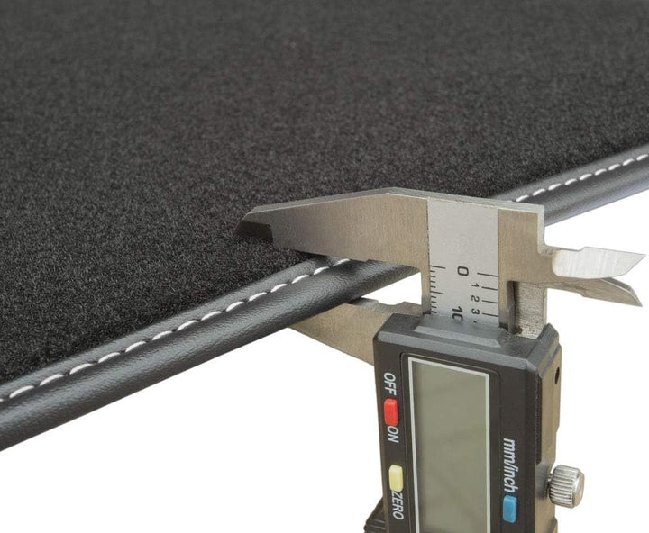 M MOTOS Velours Premium fussmatten Auto kompatibel mit FIAT 500 ab 2007 - Premium, Leder, Weiss fuss