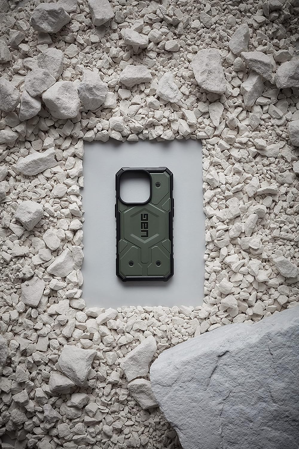 Urban Armor Gear UAG Pathfinder Case kompatibel mit Apple iPhone 14 Plus [Wireless Charging/Magnetis