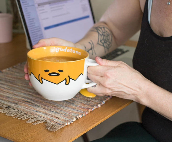 Silver Buffalo GUD20136B Sanrio Gudetama Suppentasse mit Löffel, Keramik, Gelb, Sanrio Gudetama Clos