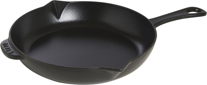 STAUB Bratpfanne aus Gusseisen, 26 cm, mit Ausgiesser, für alle Herdarten geeignet, Schwarz, 48.2 x