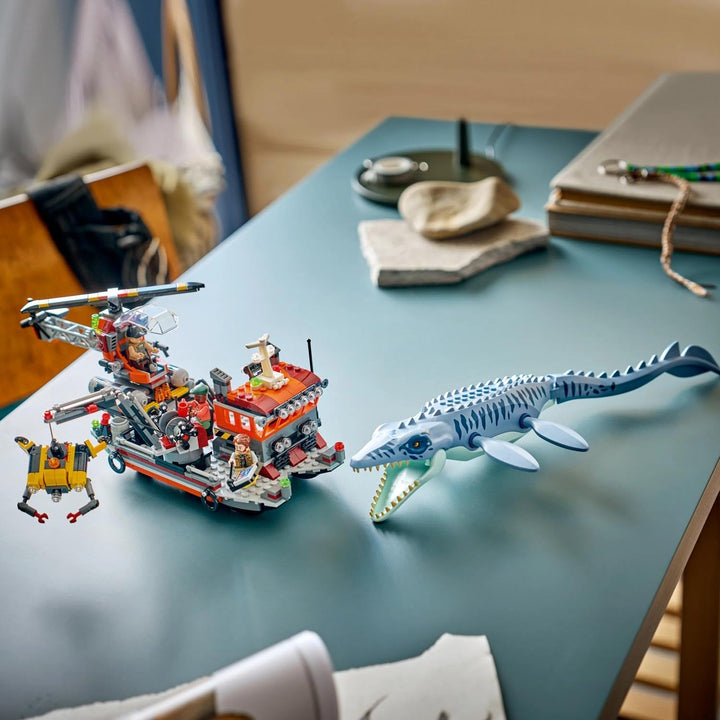 LEGO Jurassic World Mosasaurier-Angriff auf das Boot - Bauspielzeug - Spielset für Rollenspiele mit