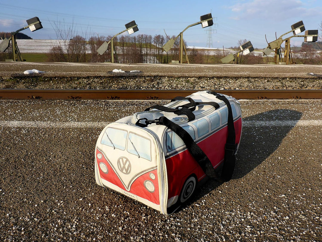 BRISA VW Collection - T1 Bulli Bus Sporttasche Reisetasche Gross Rot und Beige Gross (60 x 30 x 30 c