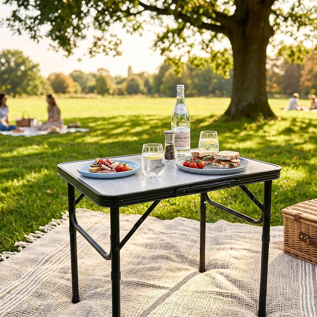 Spetebo Aluminium Campingtisch in Holz Optik höhenverstellbar - 60 x 26-56 cm - Universal Gartentisc