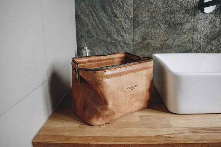 HOLZRICHTER Berlin handgefertigter Leder Kulturbeutel (M). Grosse, hochwertige Kulturtasche aus Lede
