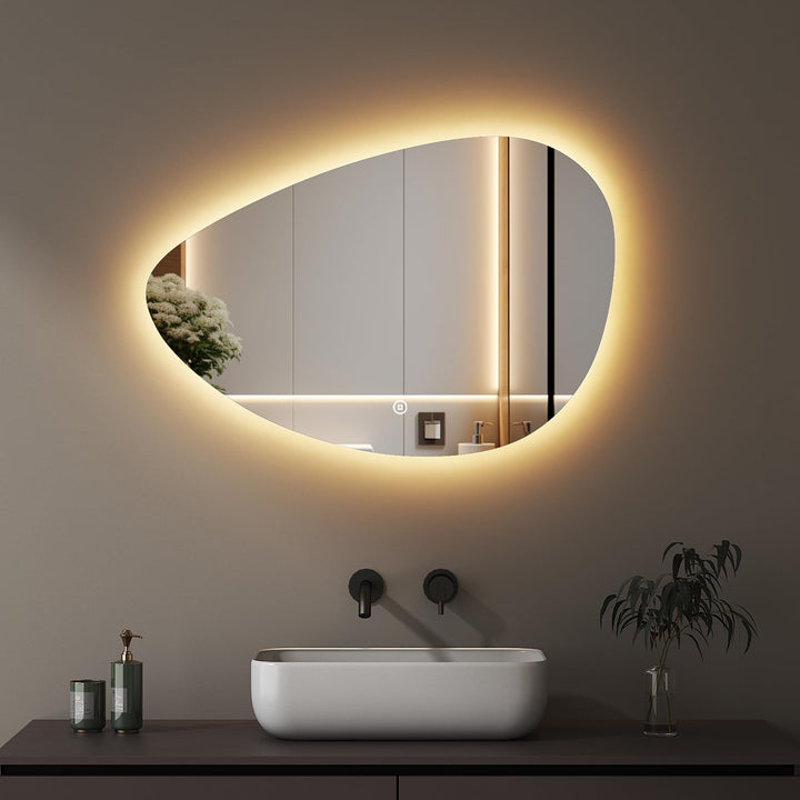 Boromal Asymmetrischer Badspiegel mit Beleuchtung 65x90cm LED Asymmetrischer Spiegel mit Beleuchtung