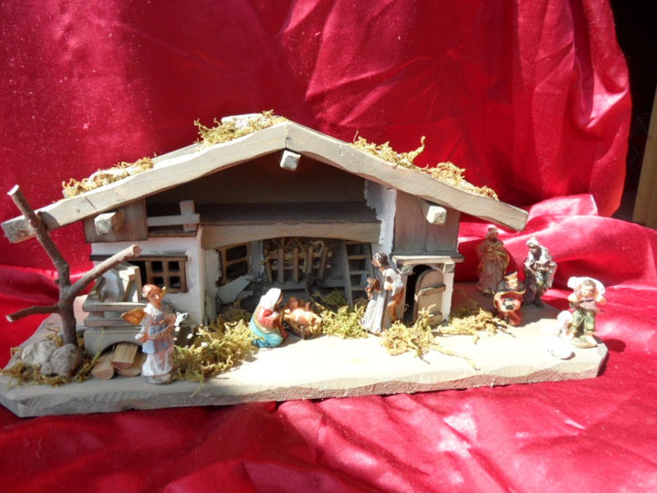 Arbrikadrex Verschiedene Weihnachtskrippen Holz Schreinerarbeit Douglasienholz Handarbeit Krippe mit