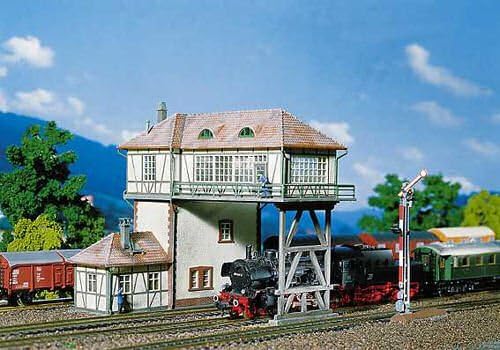 FALLER Reiterstellwerk Modellbausatz mit 133 Einzelteilen 179 x 168 x 160 mm I Modelleisenbahn Zubeh