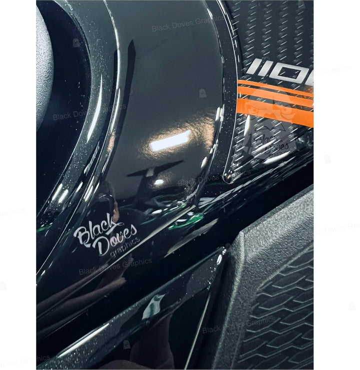 Black Doves Graphics 3D-Aufkleber aus Harz kompatibel mit Kawasaki Versys 1100 SE 2026 (BU1) | Made