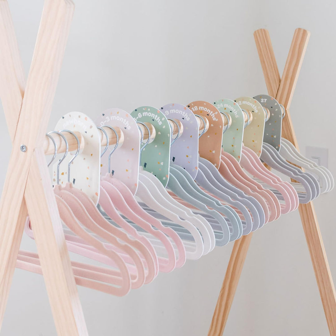 3 Sprouts Kinder Kleiderbügel aus Samt - rutschfest & Robust - Ideal für Baby- & Kleinkinderkleidung