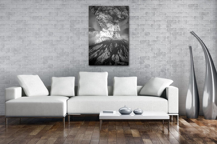 deyoli ausbrechender Vulkan Format: 80x60 Effekt: Schwarz/Weiss als Leinwand, Motiv fertig gerahmt a