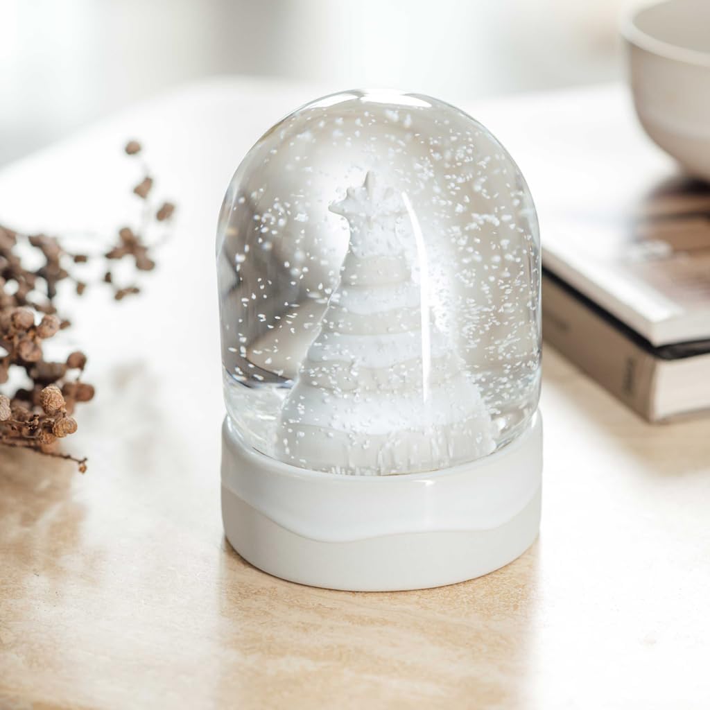 like. by Villeroy & Boch – Winter Glow Schneekugel, Weihnachtsdeko aus Premium Porzellan
