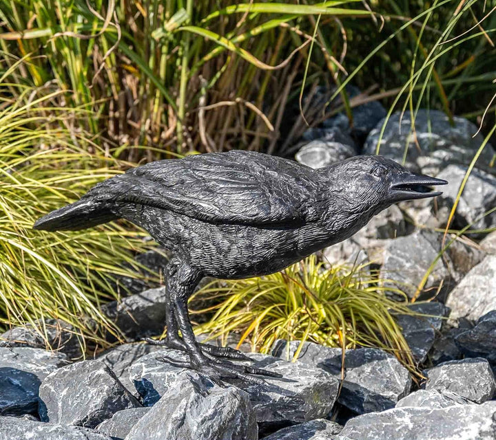 IDYL Bronze-Skulptur Rabe weiblich | 39x17x51 cm | Tierfigur aus Bronze handgefertigt | Gartenskulpt