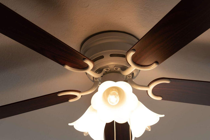 Pepeo - Kisa Deckenventilator mit Beleuchtung | Ventilator mit Zugschalter in Weiss mit Wendeflügeln