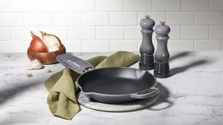 Le Creuset Salzmühle, ABS-Kunststoff, 6,2 x 6,2 x 20,8 cm, Keramik-Mahlwerk, Weiss, 96002000010000 S