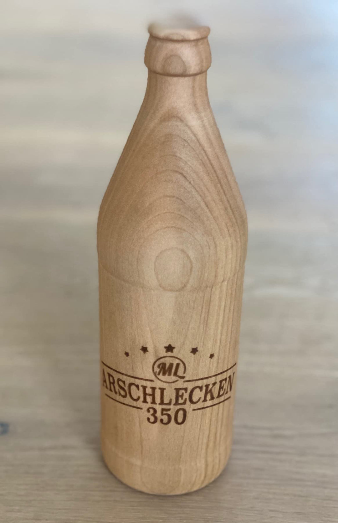 Sepp Bumsingers Automatik Flaschenöffner Echtholz " Original Arschlecken350 " in der 0,5 Liter Gröss