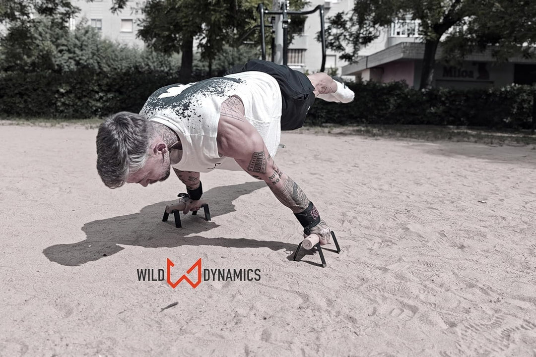 Calisthenics Parallettes aus Holz – Parallettes mit rutschfester Basis aus Stahl | Push Up Bars für