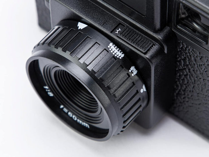 Holga 120GCFN Rollfim Kamera artLINE (Glas Optik) im Set mit schwarz/weiss Film und Batterien 120mm