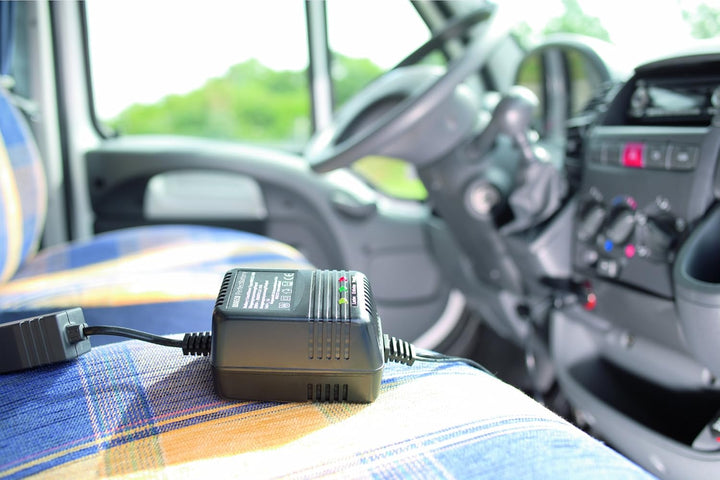 DOMETIC BC 100 Battery Conditioner, 12 V hält Batterien einsatzbereit, ideal für Motorräder, Wohnmob