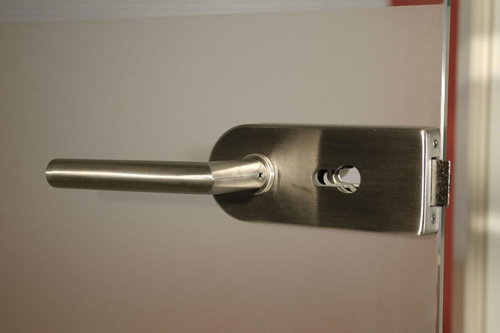 BP1-834R-PZ: Glasdrehtür, ESG Glas 834x1972x8mm, DIN rechts, Siebdruck P1, mit Beschlag inkl. Aufnah