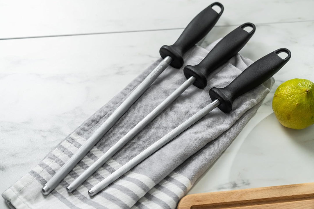 ZWILLING Wetzstahl, Verchromt, Länge: 23 cm, Kunststoffgriff mit Aufhängöse, Schwarz [Made in German