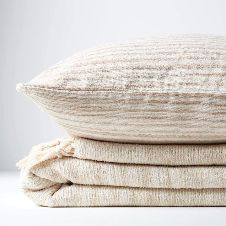 Homescapes Chenille-Tagesdecke, beige, Wohndecke 150 x 200 cm, Sofaüberwurf/Plaid aus 100% Baumwolle