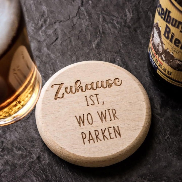 Spruchreif · Bierdeckel mit Camping-Sprüchen aus hochwertigem Buchenholz · 2in1 Untersetzer und Deck