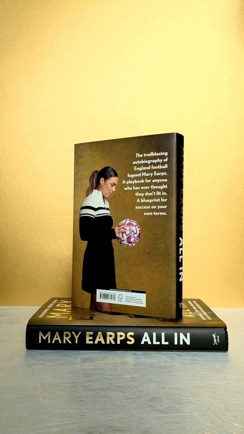 Mary Earps: All In: Football, Life and Learning to be Unapologetically Me, Gebundenes Buch