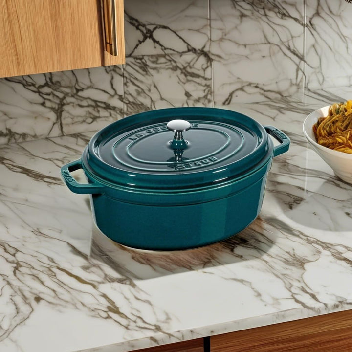 STAUB Gusseisen Bräter/Cocotte, Oval 33 cm, 6,7 L, Aromaregen Funktion, Für alle Herdarten geeignet,