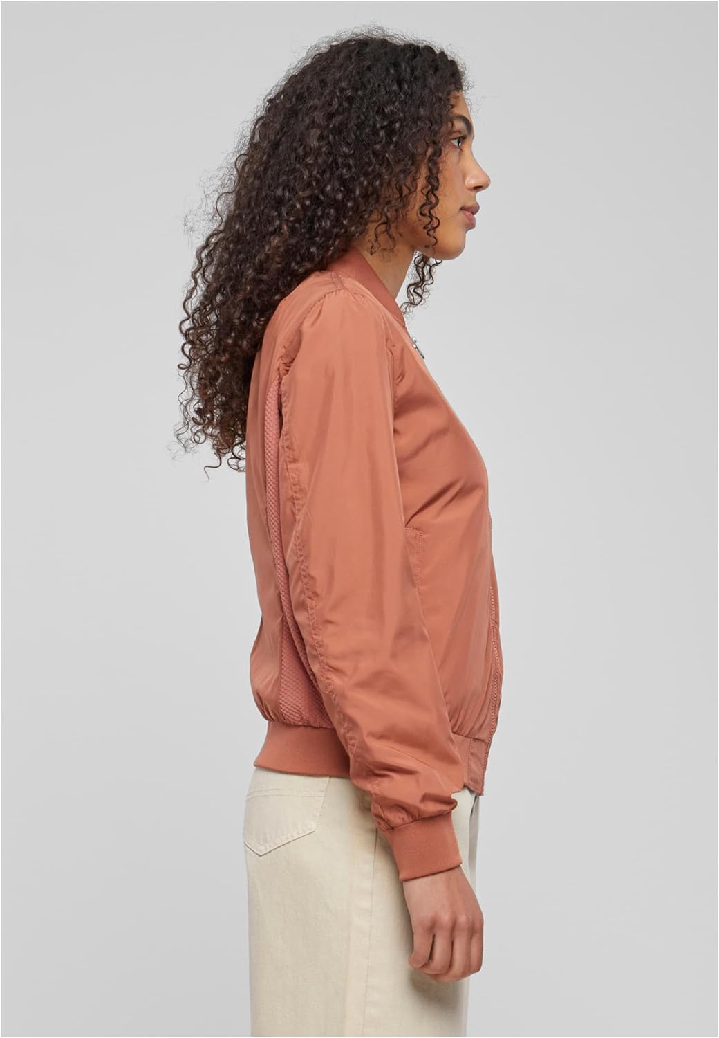 Urban Classics Damen Bomberjacke Ladies Light Bomber Jacket, leichte Fliegerjacke für Frauen in viel