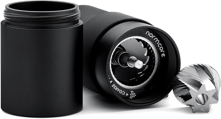 Normcore Manuelle Kaffeemühle V3, Hand-Kaffeemühle mit 46 mm zeitgenössischem konischem Fräser, inte