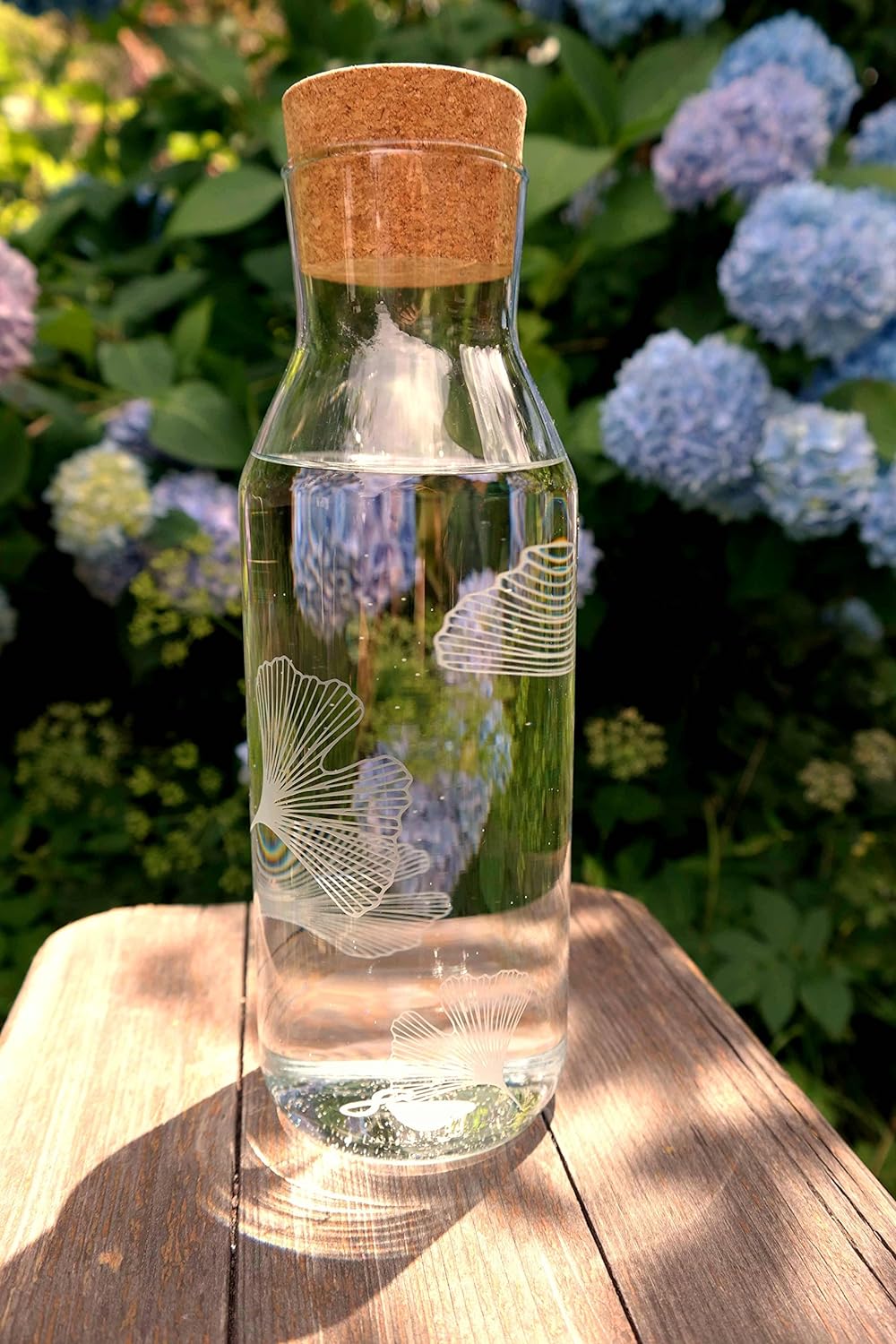 freiglas - 1l Glas-Karaffe Korkverschluss *Ginkgo* Motiv sandgestrahlt von freiglas
