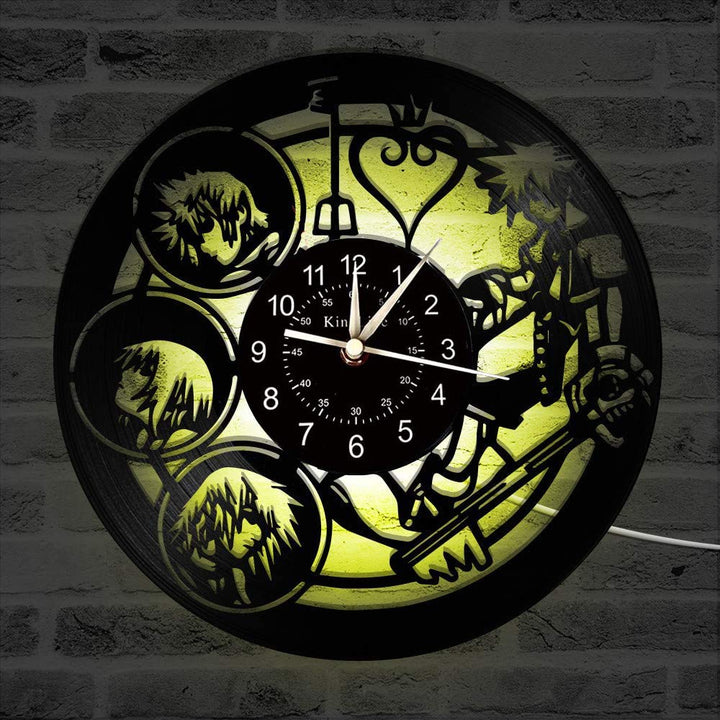 Smotly Vinyl Wanduhr, Kingdom Hearts Charakter 3D Wanddekoration grosse Uhr, LED Bunte Lichter handg