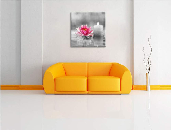 Pixxprint Seerose neben Kerze als Leinwandbild/Grösse: 70x70 cm/Wandbild/Kunstdruck/fertig bespannt,