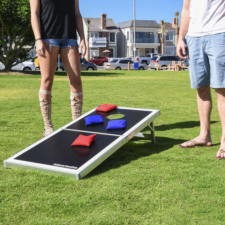 GoSports Klassisches Cornhole Set in regulärer Grösse – enthält 8 Sitzsäcke und Regeln