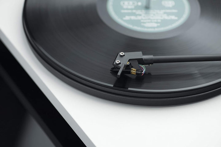Pro-Ject Primary E, Audiophiler Plug&Play Plattenspieler (Schwarz), Schwarz