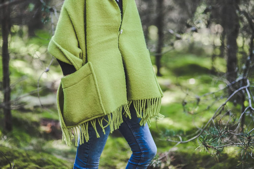Damen Schal Schultertuch aus 100% Wolle mit Taschen - Poncho Stola 65x180cm + Fransen Tuch & Umschla