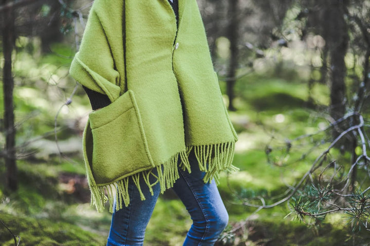 Damen Schal Schultertuch aus 100% Wolle mit Taschen - Poncho Stola 65x180cm + Fransen Tuch & Umschla