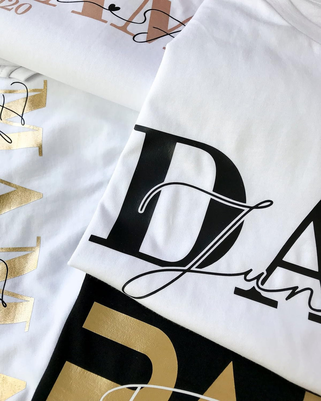 MAMAHUHU Personalisierte Bio T-Shirts Pullover für Familien Mama Papa Kinder Oma Opa, handbedruckt m