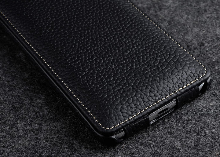 STILGUT UltraSlim kompatibel mit Google Pixel 7 Hülle - Pixel 7 Flip Case aus Leder, Klapphülle, Han